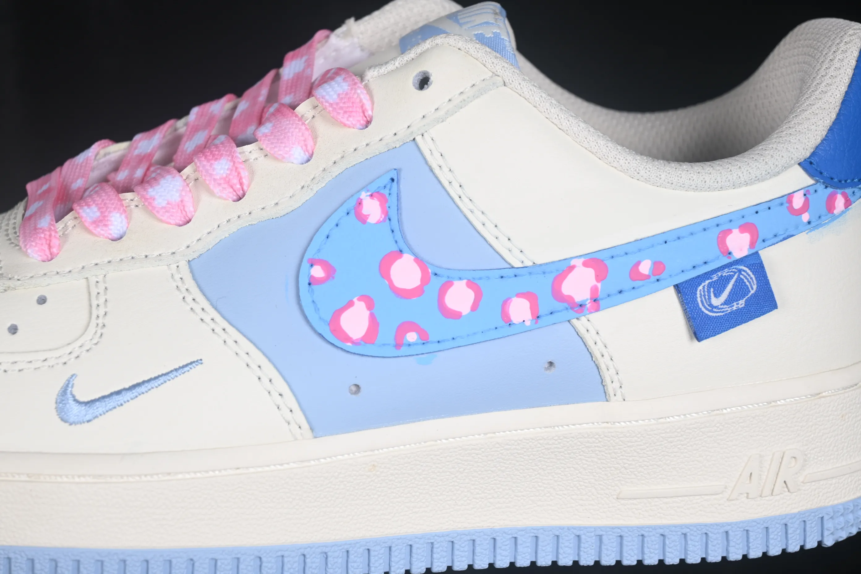 All categories Nk Air Force 1 Air Force series Nk Air Force 1 Low Air Force low-top Nike Air Force 1'07 Low "Misty Isle Tide" Hand-painted graffiti Pink and blue bubbles Air Force 1 low-top casual sneakers DB3301-112